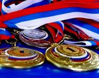 Триумфаторы чемпионата и первенства Сибири по ушу Анна Бертош и Анна Шаломеева, 2017 год